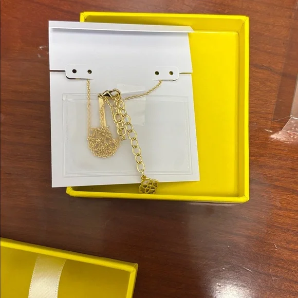 NWT Kendra Scott Ari Heart Gold Pendant Necklace in Rose Quartz - Picture 6 of 7